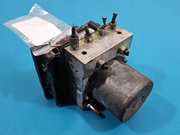 Bomba ABS OEM 0265235065 para Toyota Auris I image 2