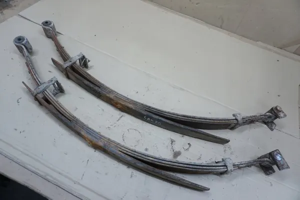 Opel Campo Hintere Blattfedern OEM 00000019 image 2