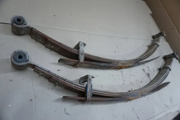 Opel Campo Hintere Blattfedern OEM 00000019 image 4