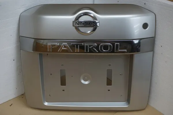 Nissan PATROL GU4 Armaturenbrett-Leuchtenblende - OEM Teil image 2