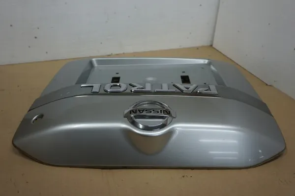 Nissan PATROL GU4 Armaturenbrett-Leuchtenblende - OEM Teil image 3