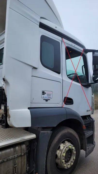 Begagnad Mercedes smal hytram - OE-kvalitet image 7