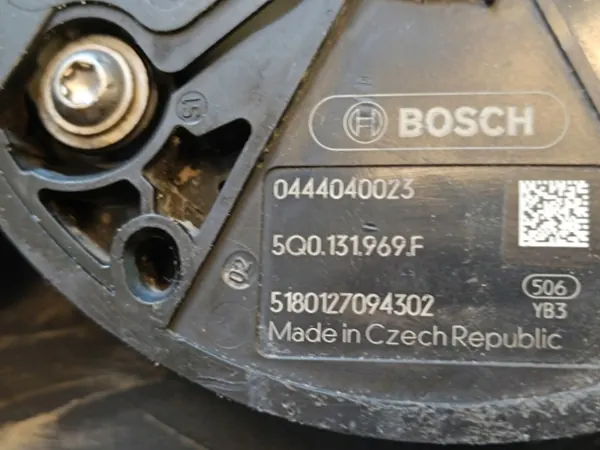 Skoda AdBlue-Tank & Pumpe OEM 5Q0131969F 3Q0131877D image 10