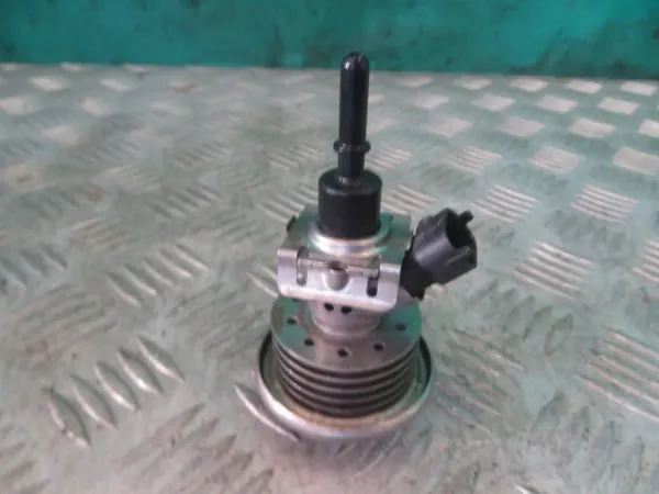 Land Rover AdBlue-Pumpe OEM 04440210502 für Evoque L538 image 3