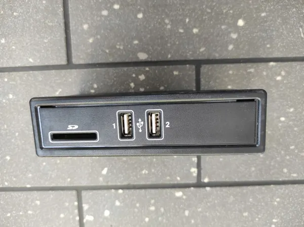 Mercedes USB-Leser OEM A2058200126 für W205 image 2