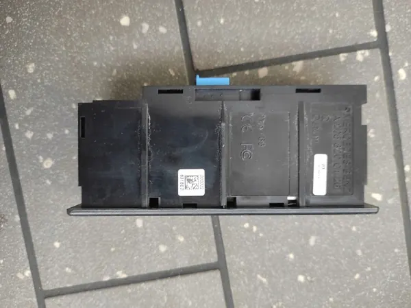 Mercedes USB-Leser OEM A2058200126 für W205 image 3
