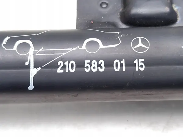 Macaco Mercedes W210 OEM 2105830115 - Usado image 7