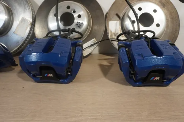 Discos & Pinzas Freno BMW OEM 6875284 Usados image 4