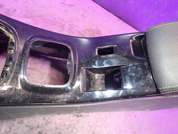Renault OE Middenconsole OEM Zawada-386623- Gebruikt image 4