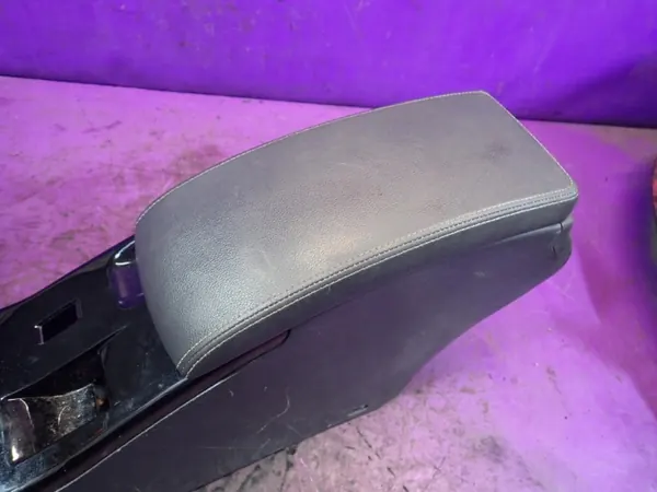 Renault OE Middenconsole OEM Zawada-386623- Gebruikt image 5