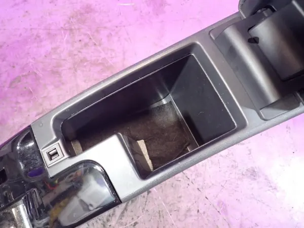 Renault OE Middenconsole OEM Zawada-386623- Gebruikt image 7