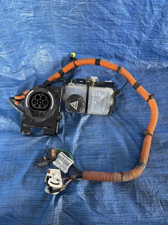 OEM 9835378280 Laadsocket voor DS7 Lift E-Tense Hybride image 2