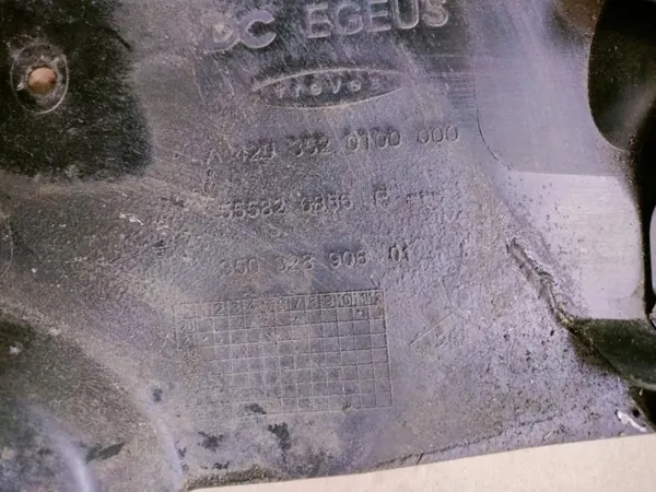 OEM 555826856R Achterbalkafdekking Kangoo/Townstar image 4