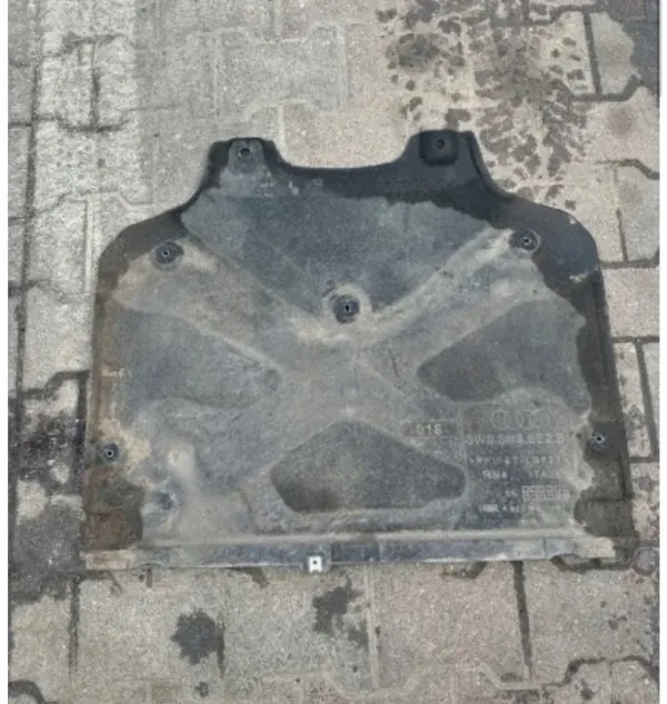 Audi A5 2018 växellåda underlock OEM 8W0863822B image 2