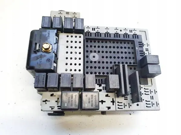 Sicherungskasten Volvo S80 OEM 9441584 1999 2.5L image 2