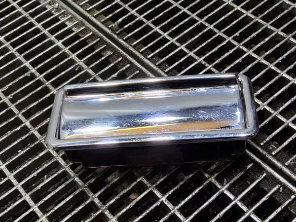 Cinzeiro dianteiro Jaguar XJS OEM SKE55549 - Usado image 2