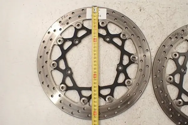 Yamaha FZ1 (06-15) Främre bromsskivor 320mm 4.5mm OEM image 6