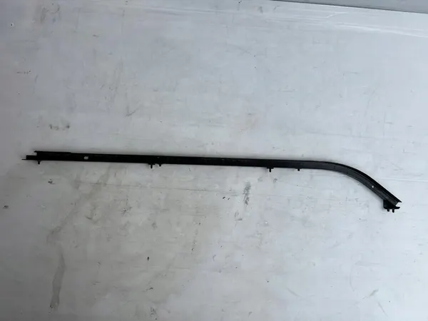 Mercedes-Benz Vito W447 Dörrguide Höger A6397660300 image 4