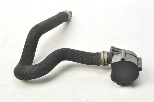 Bomba de agua BMW F10 9247858 9230234 image 2