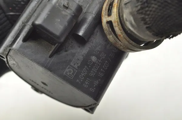 Bomba de agua BMW F10 9247858 9230234 image 4