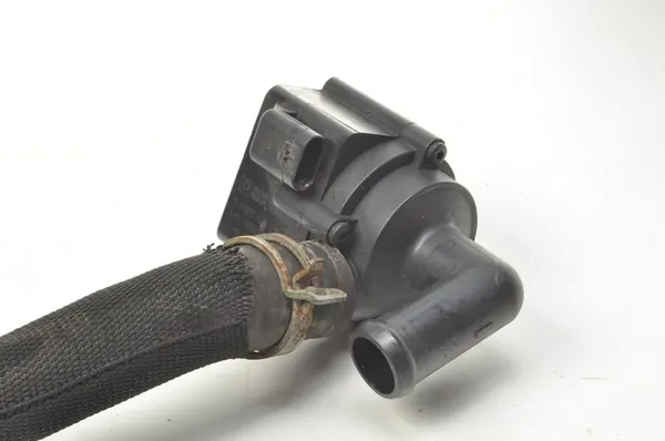 Bomba de agua BMW F10 9247858 9230234 image 5