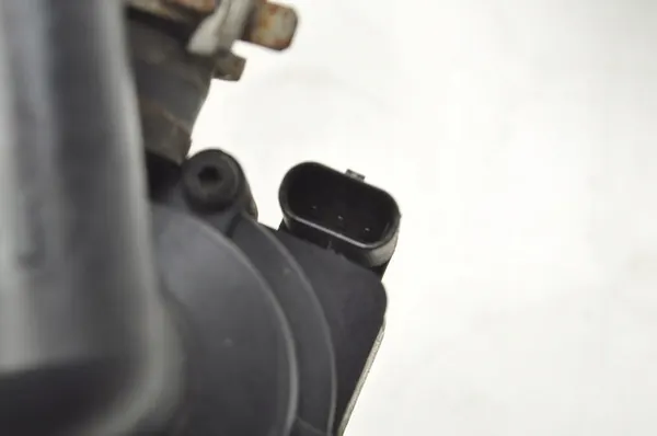 Bomba de agua BMW F10 9247858 9230234 image 7