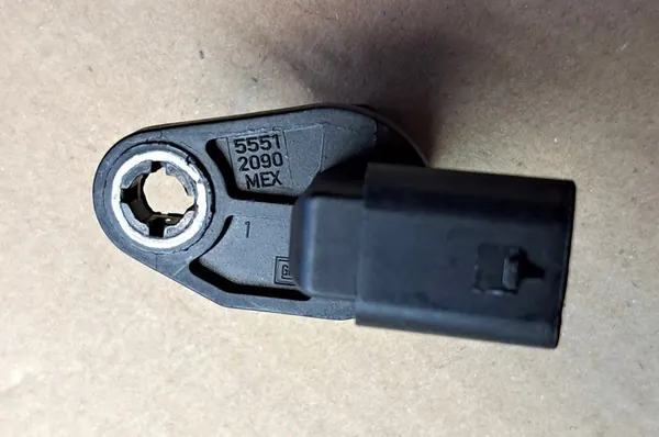 Sensor de Posición de Árbol de Levas 1.2 Turbo Astra K 55512090 image 2