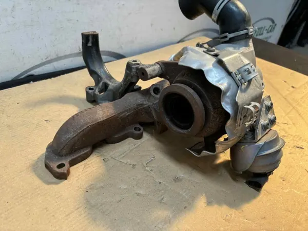 Turboahtim OEM 04L253020H Golf VII 1.6 TDI:lle image 3