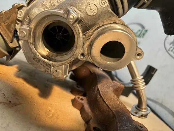 Turboahtim OEM 04L253020H Golf VII 1.6 TDI:lle image 4