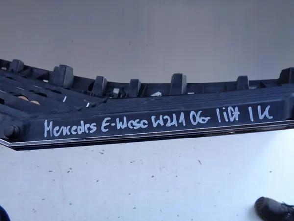 Griglia Mercedes E-Class W211 06- Lift image 5