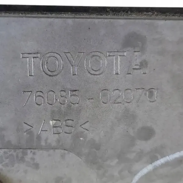 Toyota Auris I takaspoileri OEM 76085 02070 Valkoinen image 4
