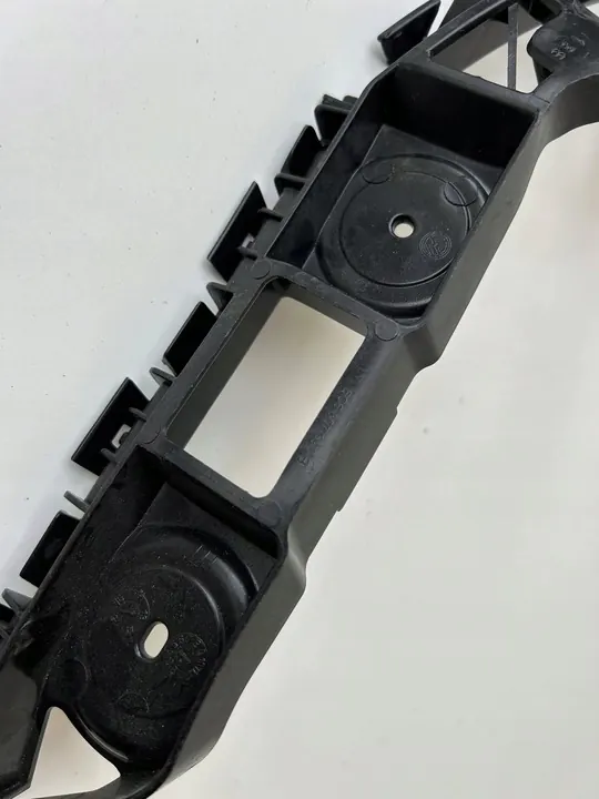 Deslizamento de para-choque traseiro VW Polo direito 6C6807394B image 4