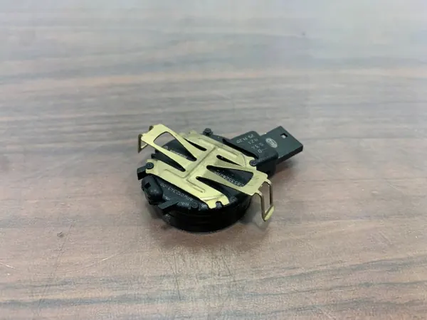 Sensor de Chuva Mitsubishi OE OEM 285352628R - Usado image 4