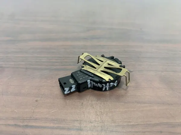 Sensor de Chuva Mitsubishi OE OEM 285352628R - Usado image 6