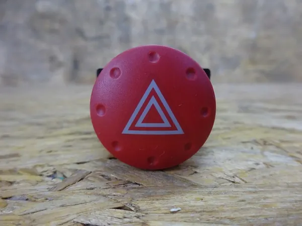 AUDI TT 8N Gevaarlichtschakelaar 8N0941509A image 2