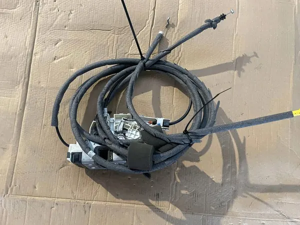 Mercedes-Benz Sprinter Sidodörrlås 2012 Van A9067303535 image 3