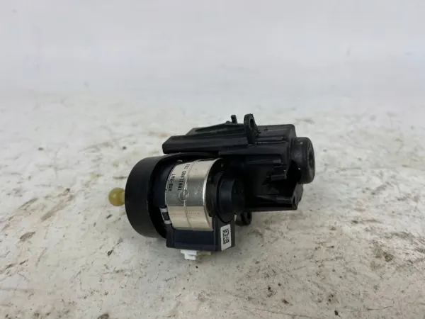 Motor ajuste farol Volvo lado direito OEM 7003114699 image 3