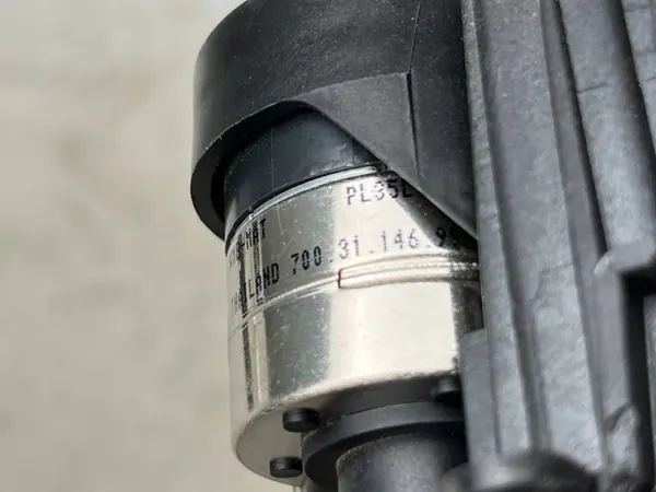 Motor ajuste farol Volvo lado direito OEM 7003114699 image 6