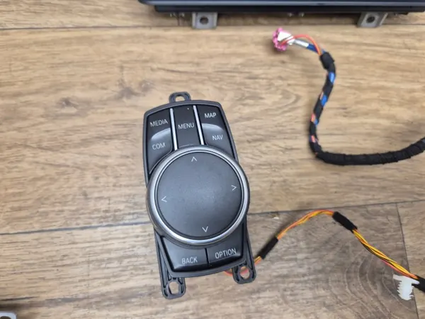 OEM 8800147 BMW NBT EVO ID6 Touch Navi CarPlay Unit image 6