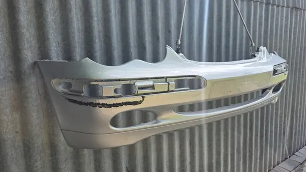 Parachoques delantero Mercedes C-Class W203 image 2