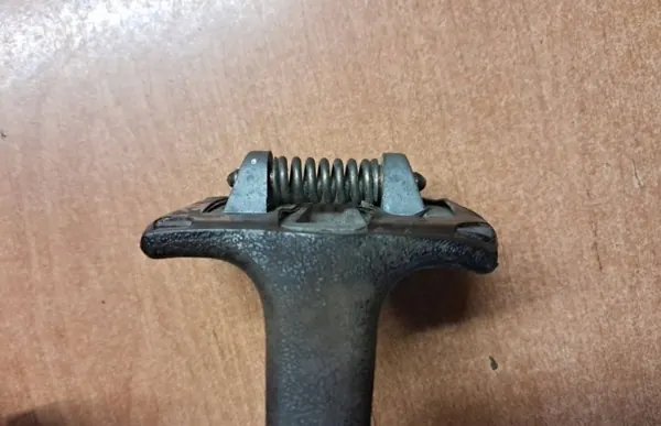OEM 1268100017 Taustapeili Mercedes W124/W126 image 4