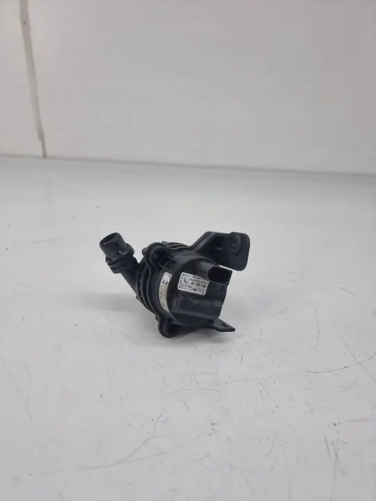 Vattenpump OEM M8A218D473DB för Jaguar F-Pace image 2