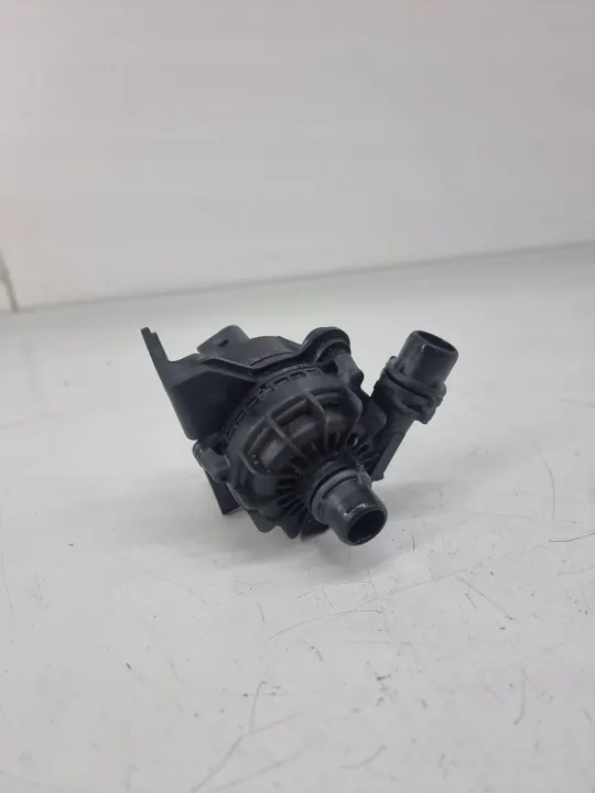 Vattenpump OEM M8A218D473DB för Jaguar F-Pace image 3