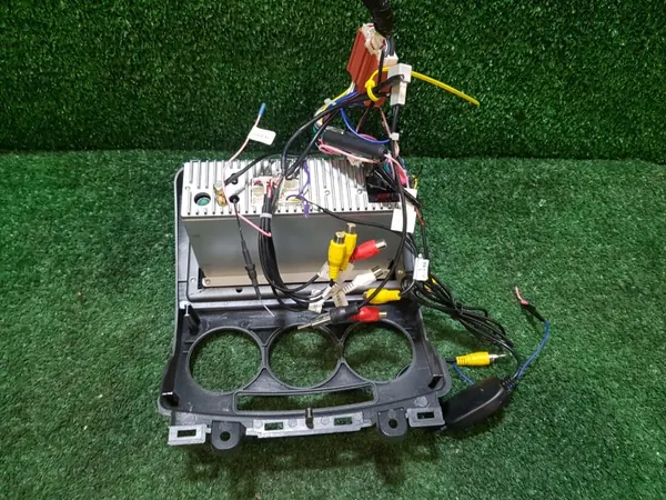 Radio Android Mazda d'occasion OEM MAZDA pour Mazda 5 image 4