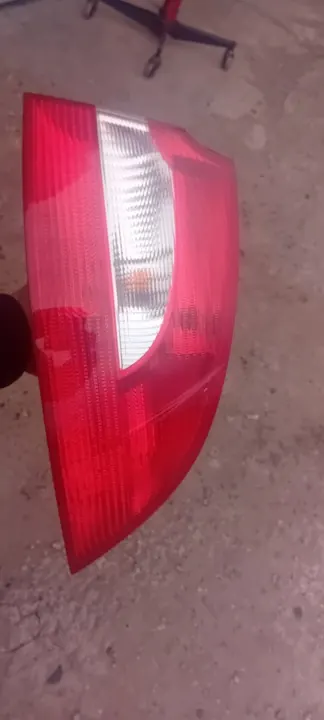 Luz Trasera Derecha Skoda Superb II 3T5945096 image 3