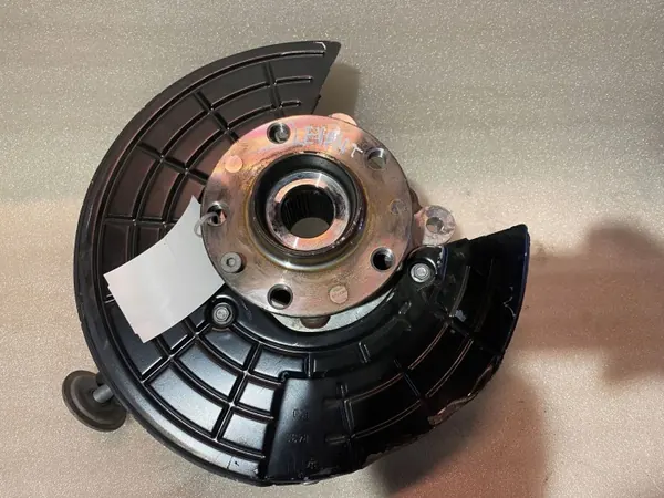 Maserati Levante 2020 Taka pyörännavetta OEM UTO31511 image 2