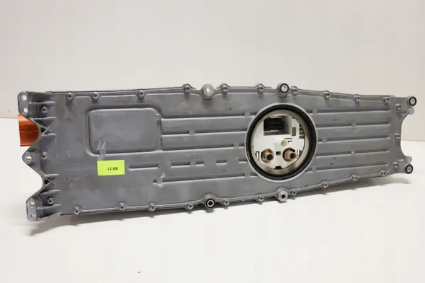Porsche Taycan Batterieladegerät OEM 9J1915251AJ image 4