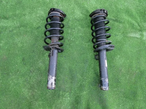 Ammortizzatore anteriore sinistro o destro per Volkswagen Passat B6 image 2