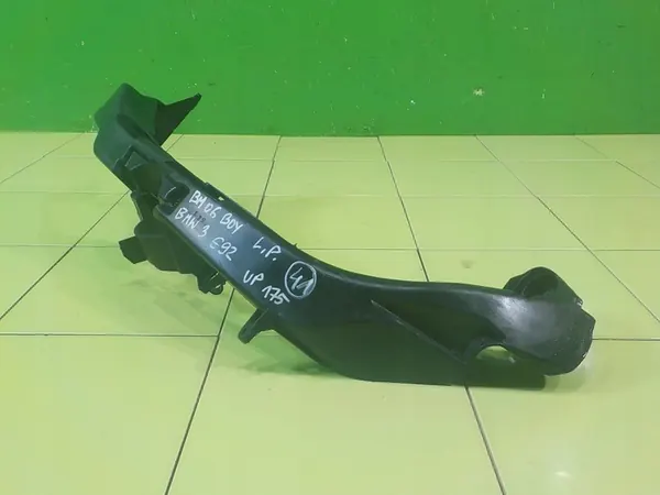 BMW 3 E92 M-PACKAGE 2010 Vänster framlyktfäste 51117154723 image 3