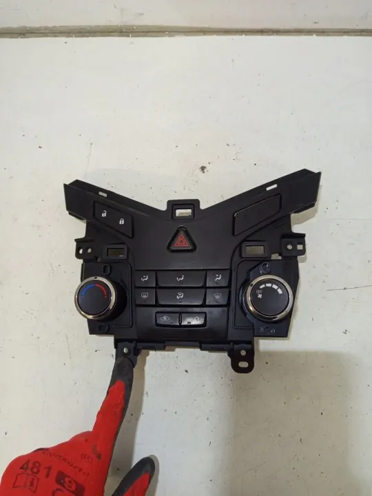 OEM AC ventilationspanel för Chevrolet Cruze I 08-12 image 2